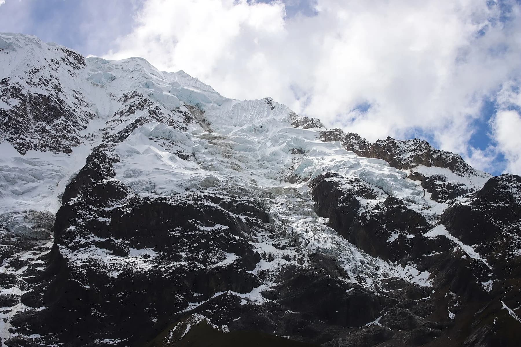 Glaciar del nevado Humantay visto desde la ruta