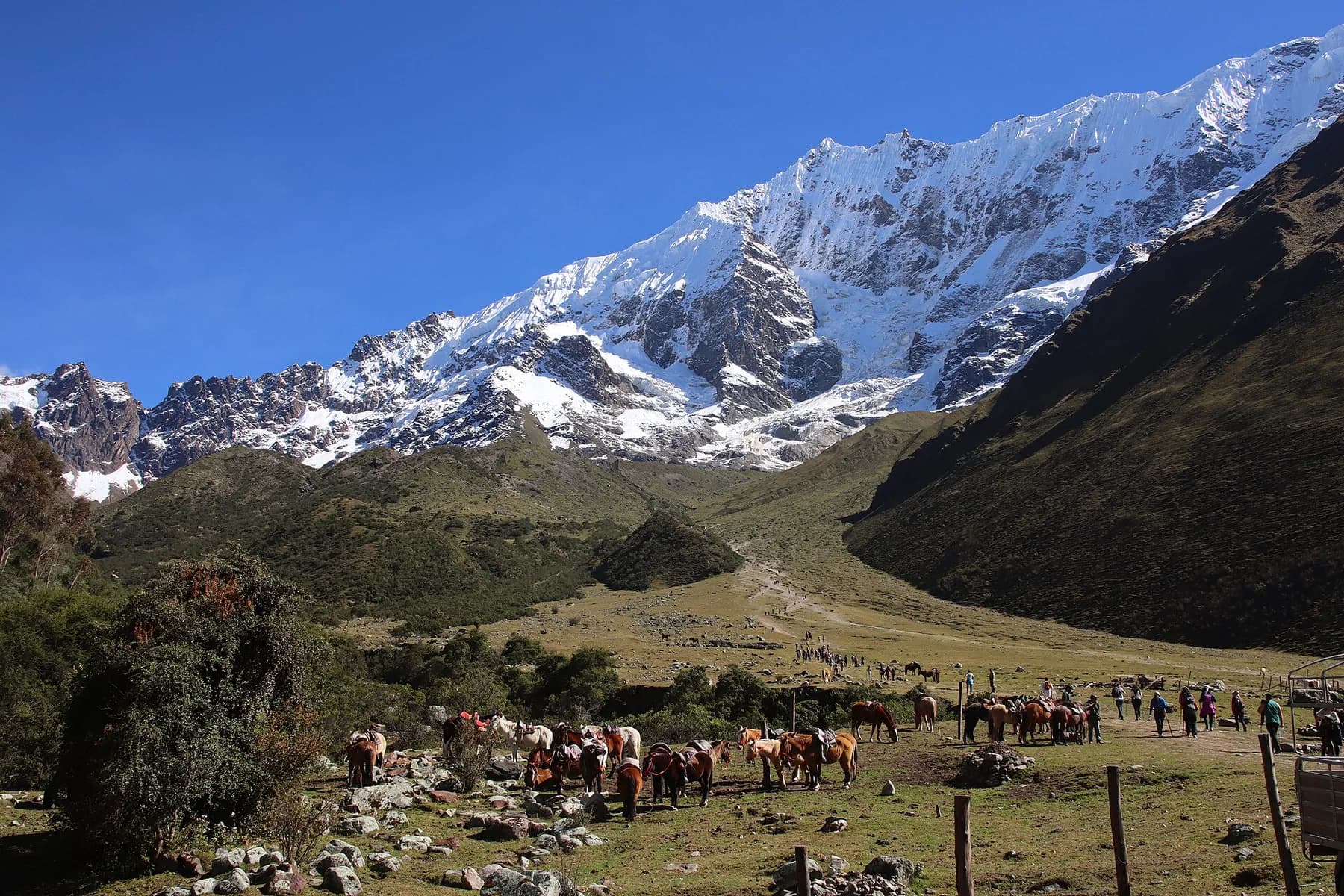 Paisaje de Soraypampa al pie de los nevados